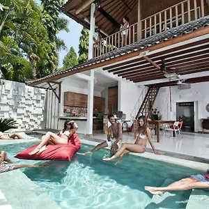 https://villa-hari.hotelsseminyak.net