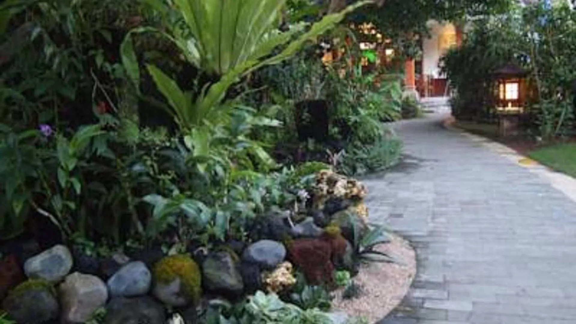 Yulia Village Inn Ubud Индонезия